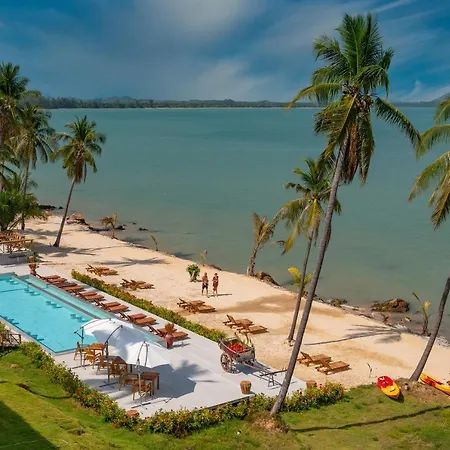 Coconut Grove Resort-2